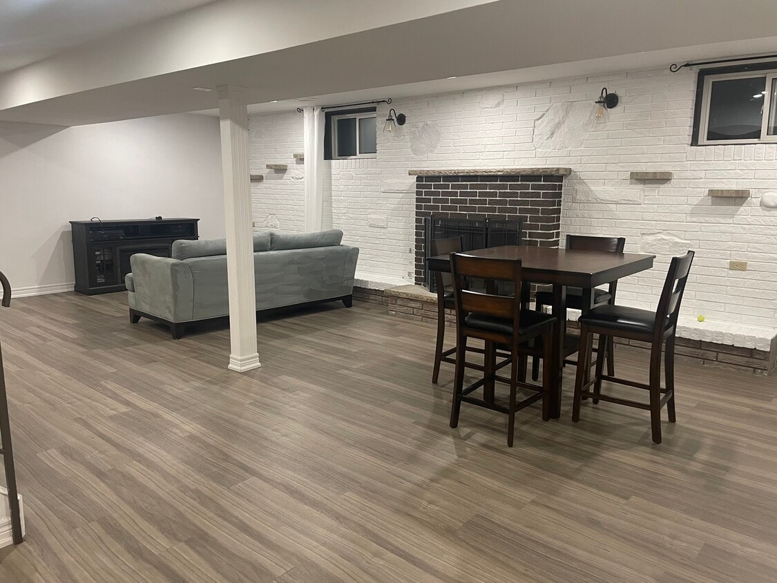 Livingroom/Diningroom - 110 Napoli Dr