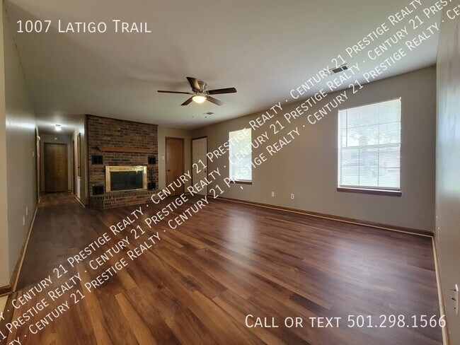 Building Photo - 1007 Latigo Trail