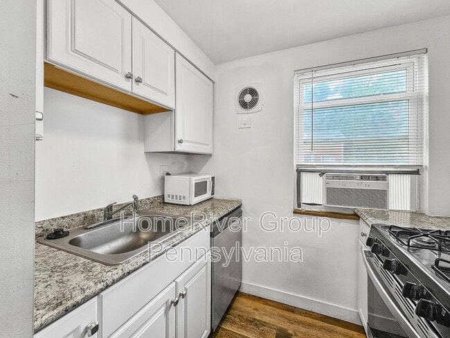 Building Photo - 781 Cooke Dr