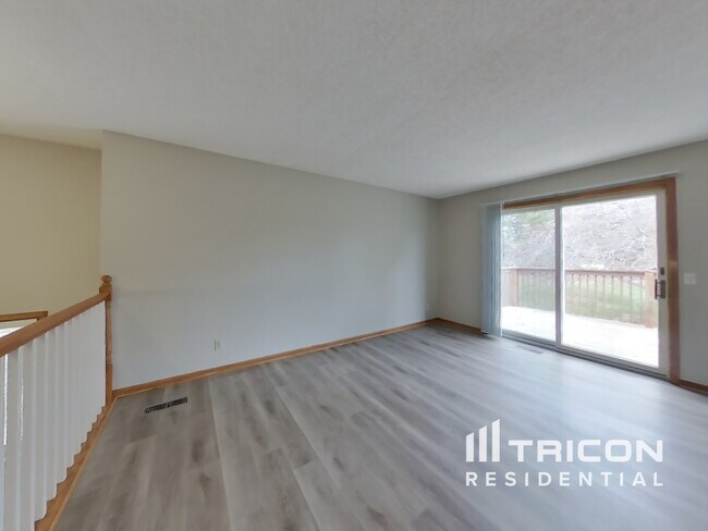Foto del edificio - 4350 Thornhill Ln