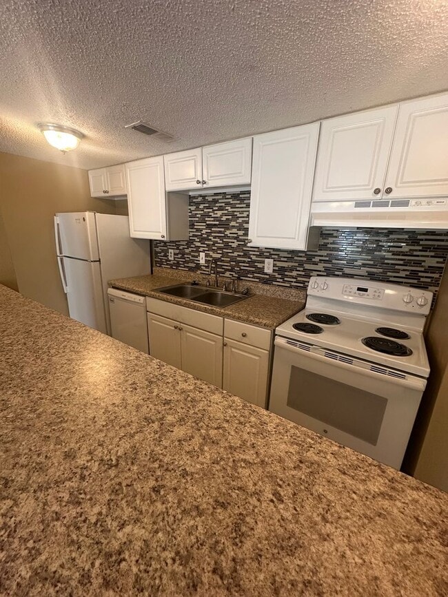 Foto del edificio - 1BD/1BA Townhouse located on the Germantow...