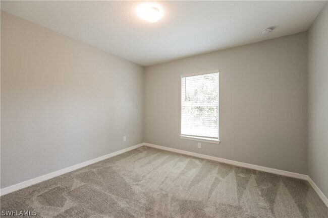 Foto del edificio - 3614 64th St W