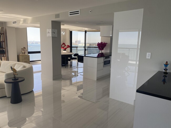 Foto del edificio - 5380 N Ocean Dr