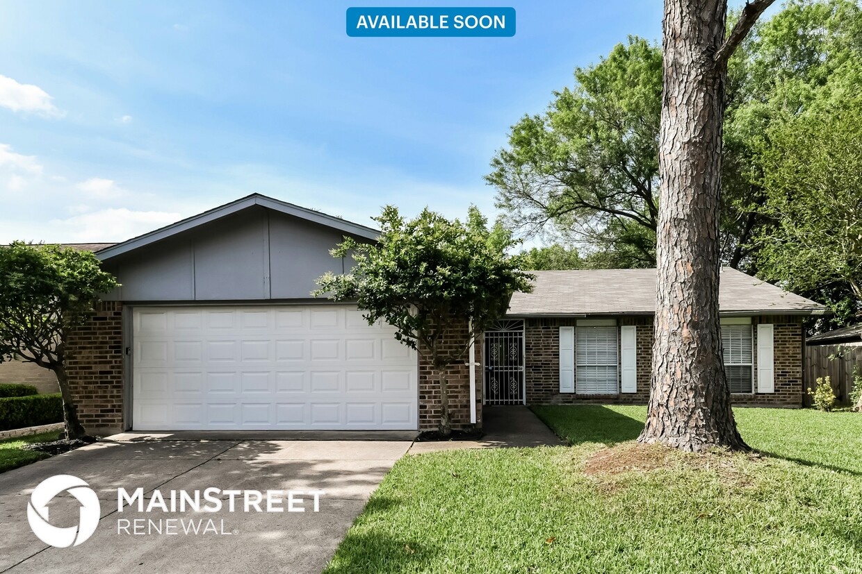 Primary Photo - 5514 Edgebrook Forest Dr
