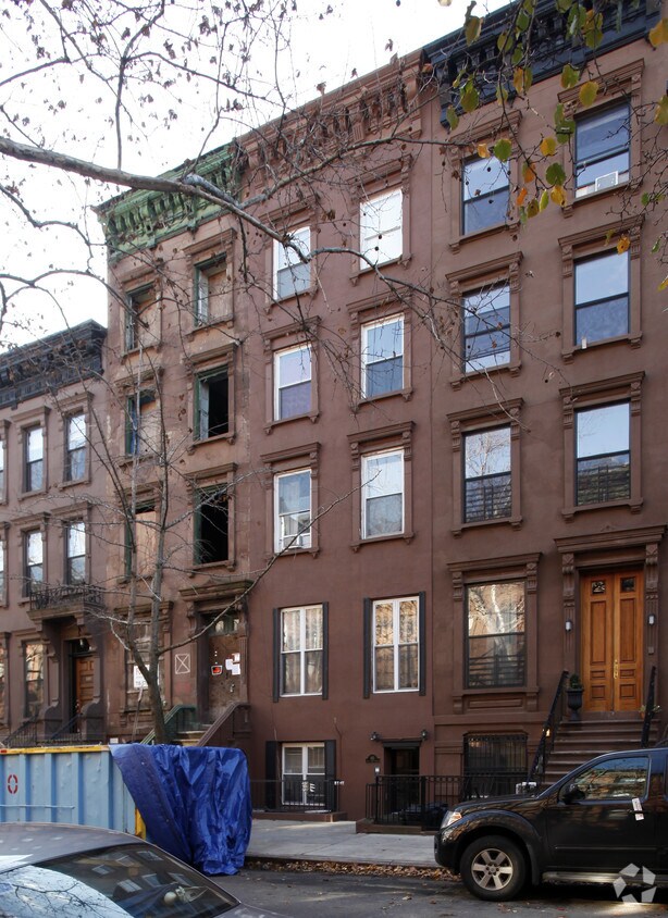 Primary Photo - 142 W 130th St