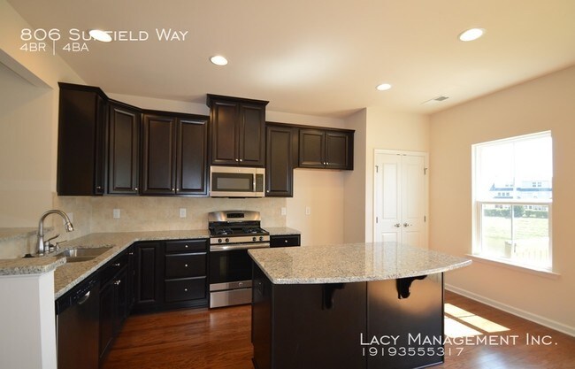 Foto del edificio - 806 Suffield Way