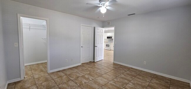 Foto del edificio - 2400 55th Terrace SW