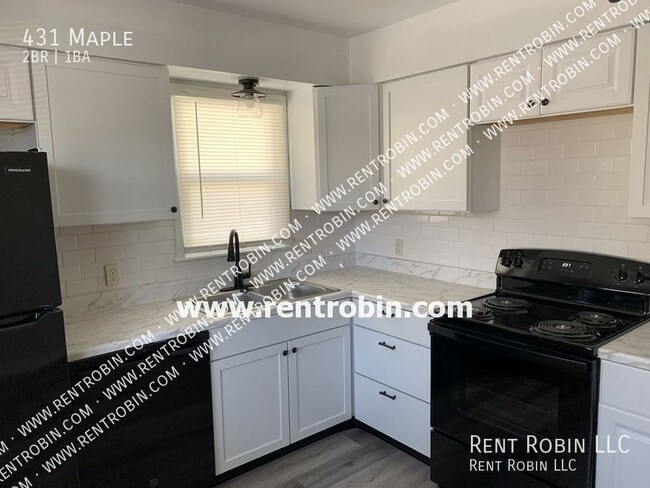 Building Photo - 431 Maple-