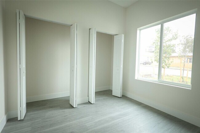 Foto del edificio - 732 19th St