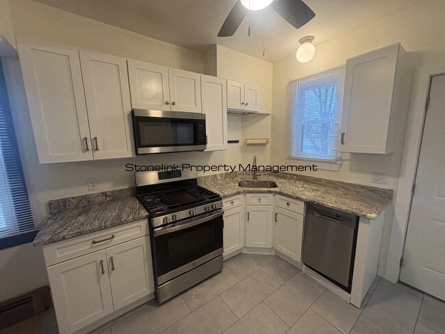 Foto del edificio - 124 Leo Ave