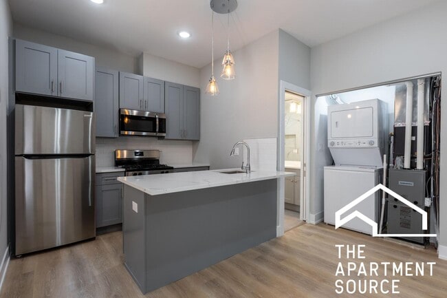 Photo - 438 West Belden Avenue #20 Apartment
