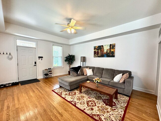 Foto del edificio - Charming 3 Bed/2 Full Bath in Columbia Tus...