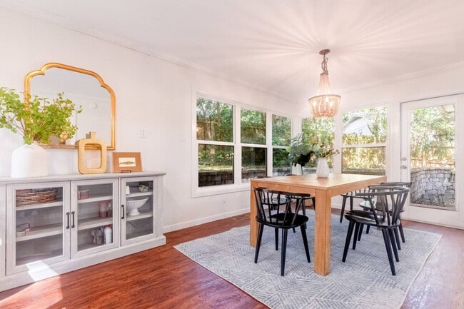 Building Photo - 318 SW 27th St