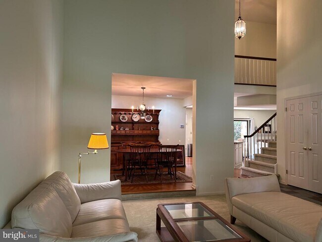 Building Photo - 206 Springhouse Pond