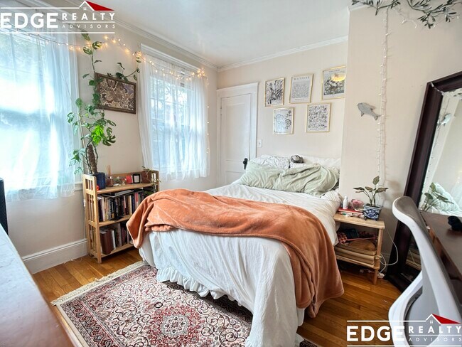 Building Photo - 103 Etna St