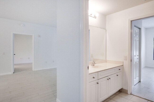 Building Photo - 2916 Tuscany Ct