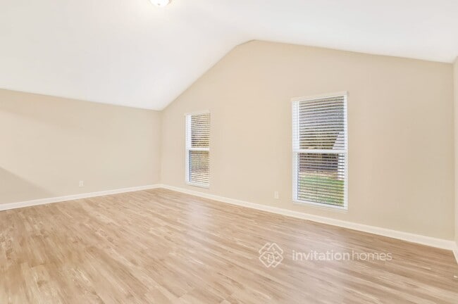Building Photo - 5726 S Quail Dr