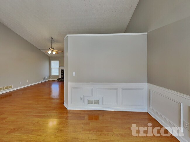 Foto del edificio - 403 Bennett Farms Pl