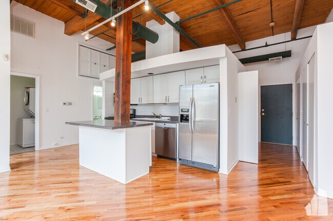 Foto del edificio - 2222 W Diversey Ave