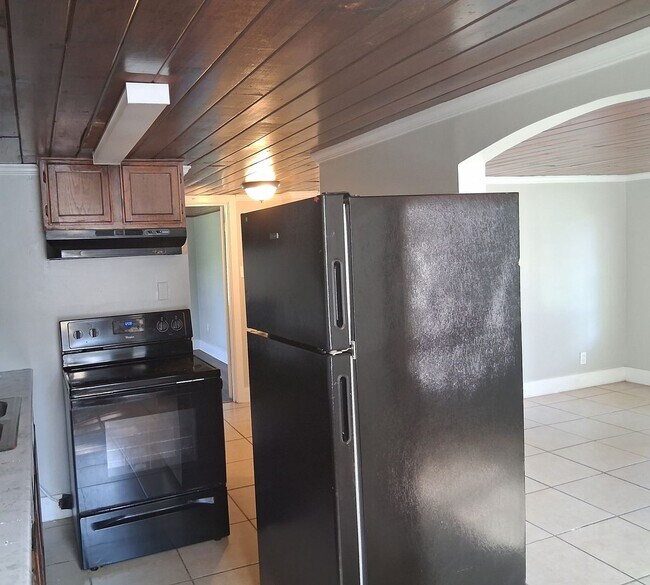 Foto del edificio - 2bedroom 1bath duplex