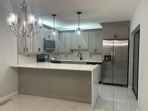 Building Photo - 1705 17th Ln