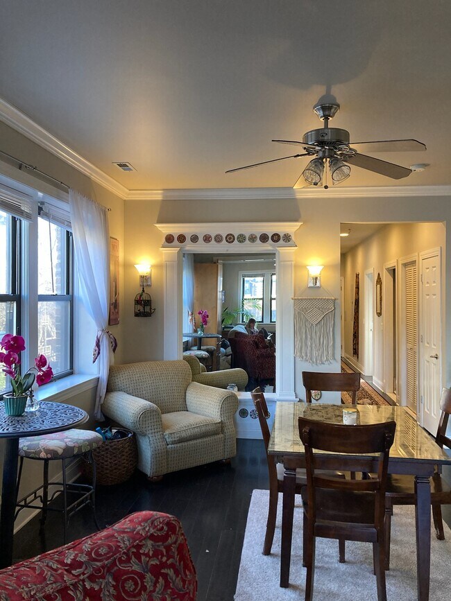 Foto del edificio - 2119 W North Ave