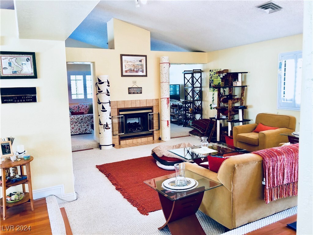 Primary Photo - 6432 W Mesa Vista Ave