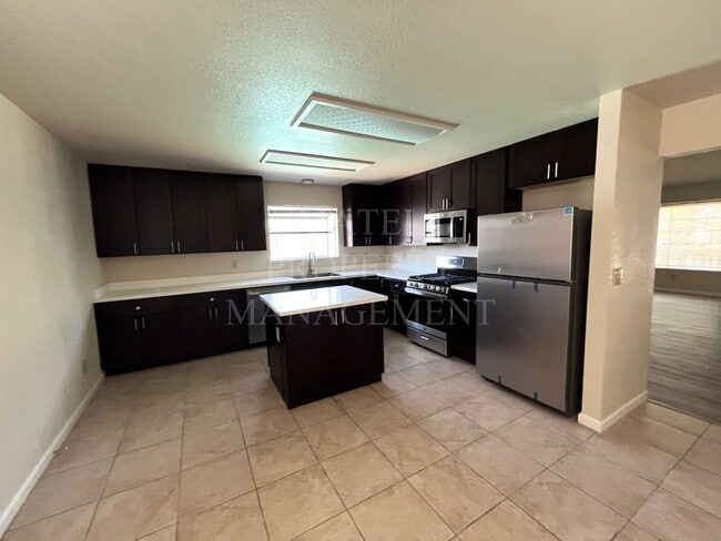 Building Photo - 3401 Cassie Ln