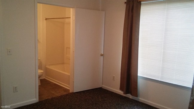 Building Photo - 1511 Graduate Ln