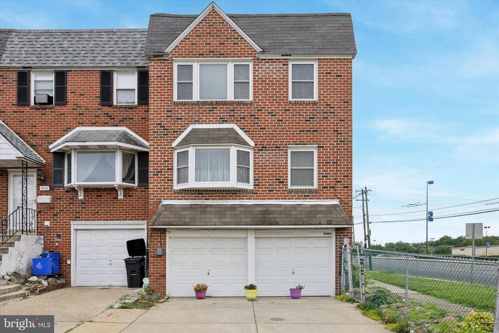 Primary Photo - 4000 Lyman Dr