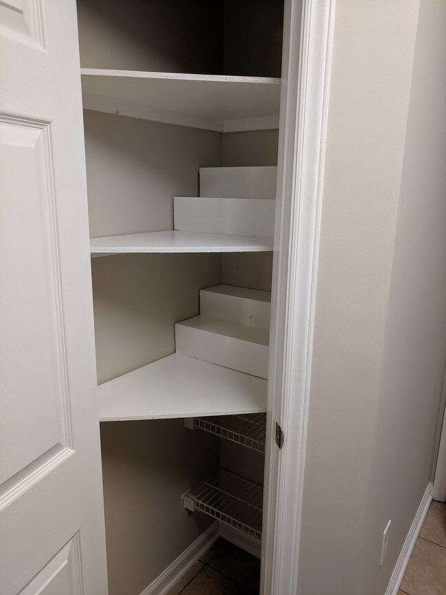 Building Photo - 1900 Trailwood Heights Lane, Unit 304