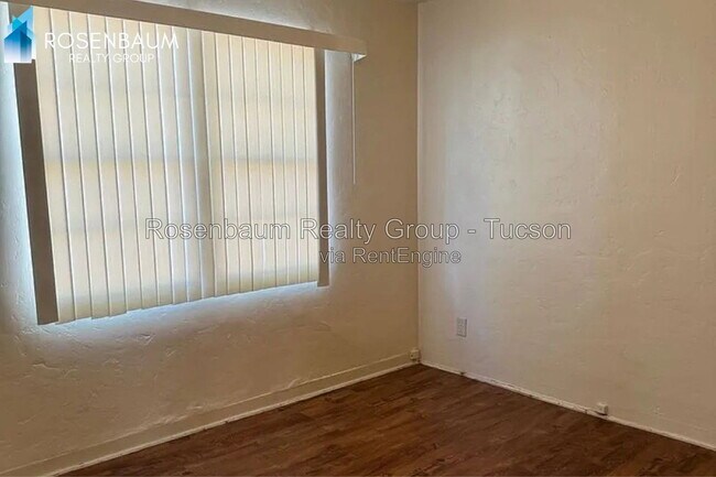 Foto del edificio - 1715 N Village Dr