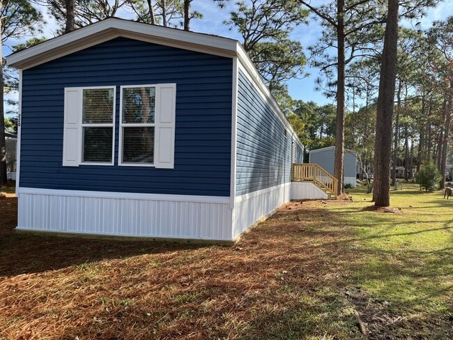 Building Photo - 220 Sequoia Dr