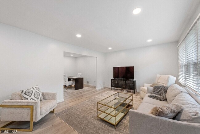 Foto del edificio - 122 Stedwick Dr