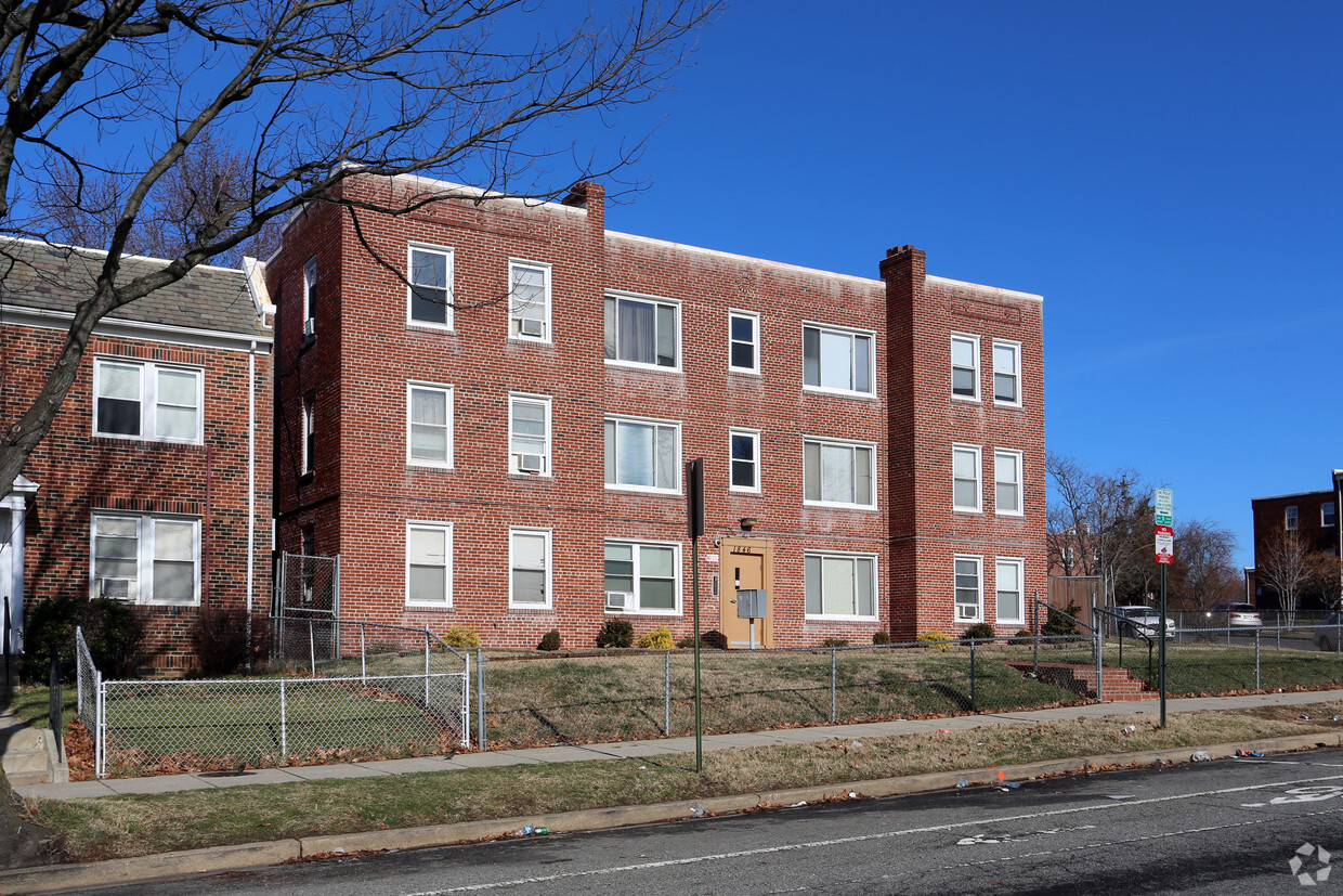 Building Photo - 1846 Maryland Ave NE