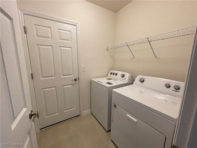 Foto del edificio - 326 SW 24th Pl