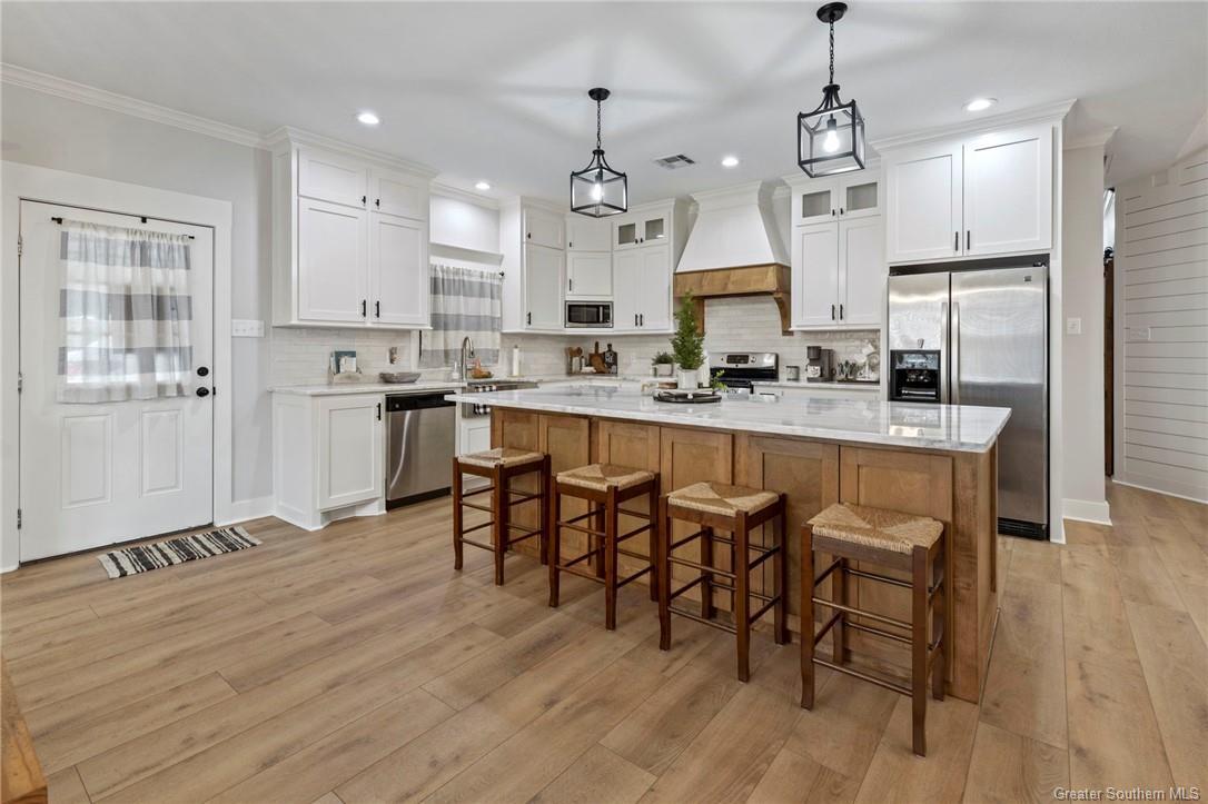 Building Photo - 10025 Hwy 101