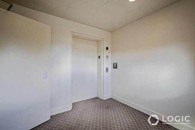 Building Photo - 6605 N 2200 W