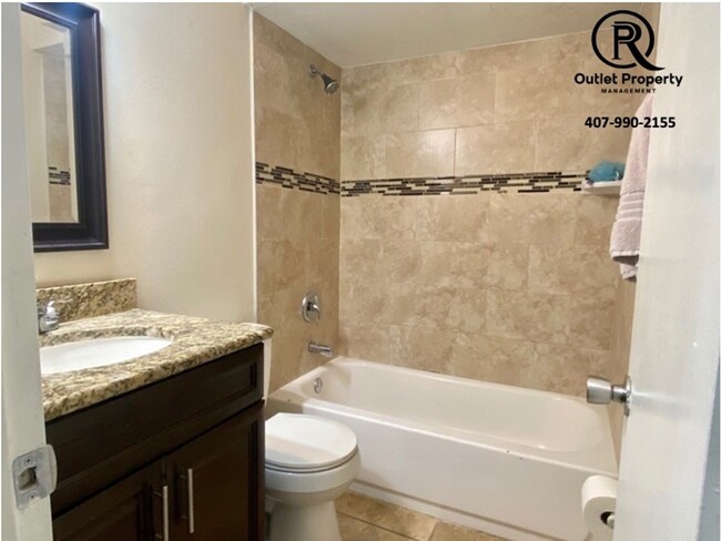 Building Photo - Fantastic 2/2 Condo ****Ready to Move****