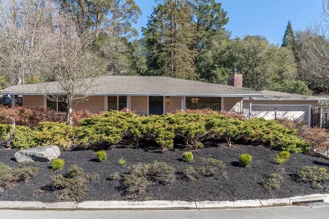 Building Photo - 23 Lavina Ct