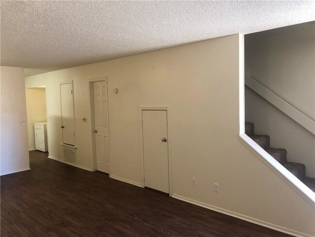 Building Photo - 502 N Betty Jo Dr