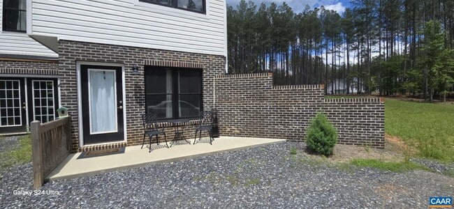 Building Photo - 185 Country Hl Ln