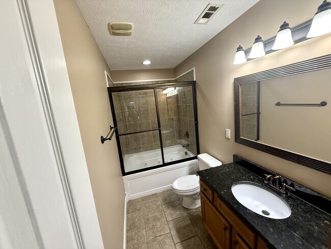 Building Photo - 51 Lee's Ford Dock Rd