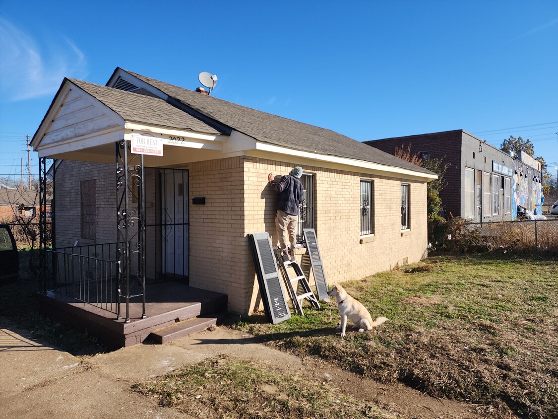 Primary Photo - 2022 Boyle Ave