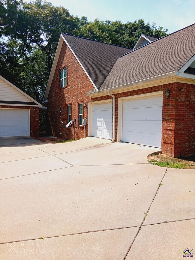 Building Photo - 412 Southland Trail