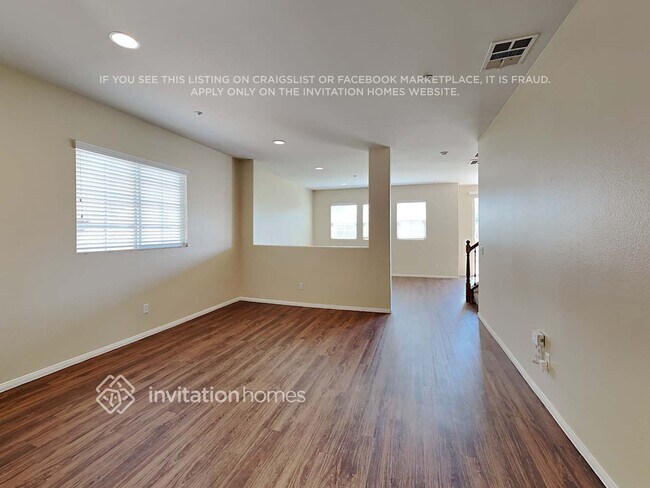 Building Photo - 16467 El Revino Dr