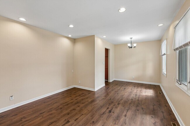 Foto del edificio - 611 S 69th St
