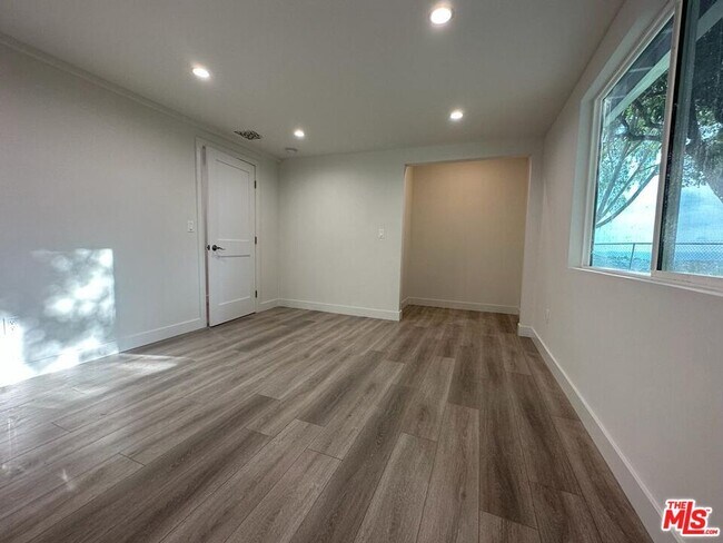 Building Photo - 11441 Oro Vista Ave