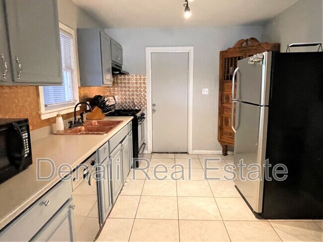 Building Photo - 7313 N 55th Dr