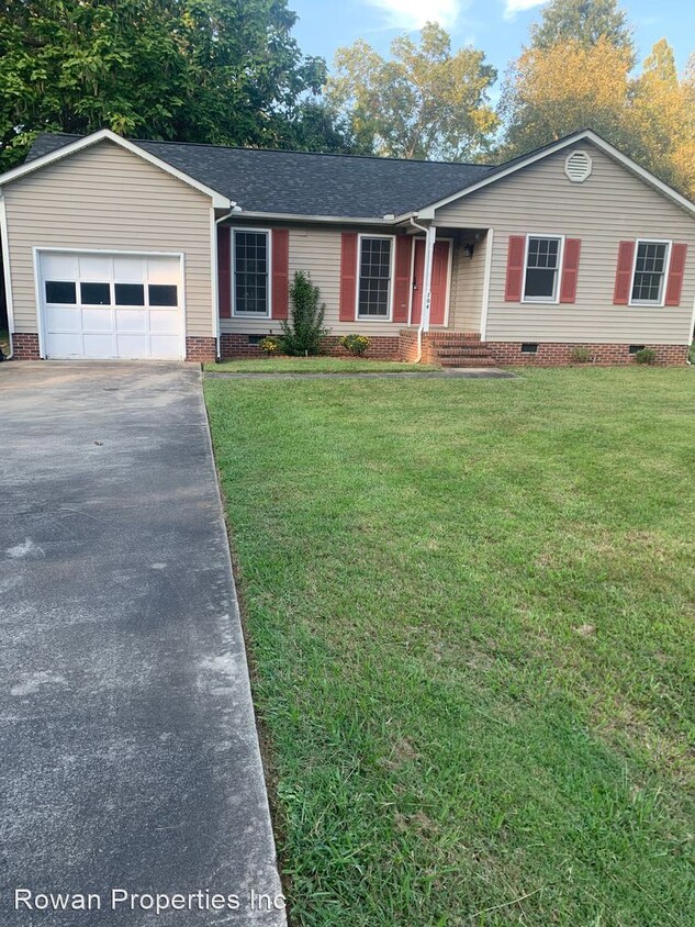 Primary Photo - 3 br, 2 bath House - 704 Mooresville Road